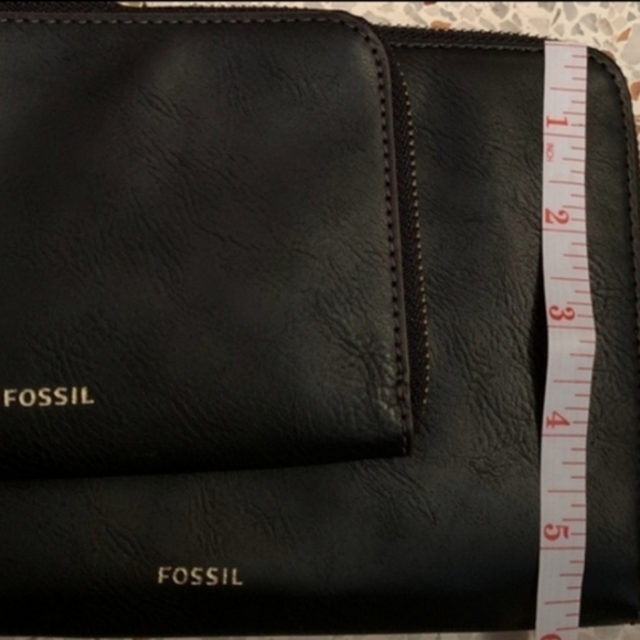 Fossil black double pouch/wristlet - Picture 4 of 6